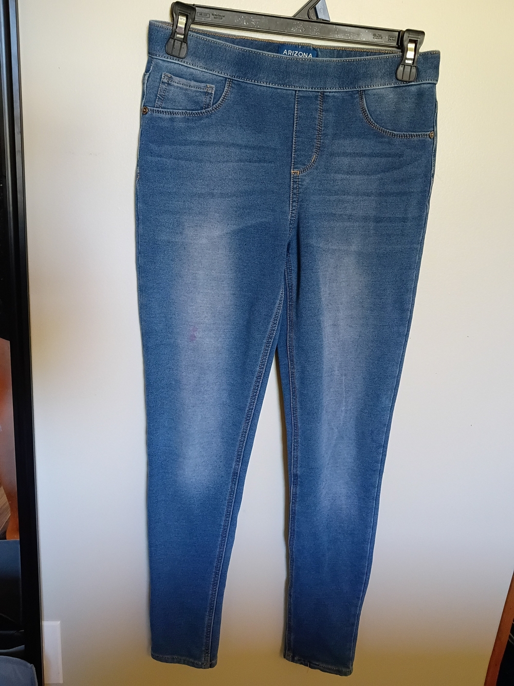 Arizona Jean Company Women’s Medium Blue Stretch Jeggings